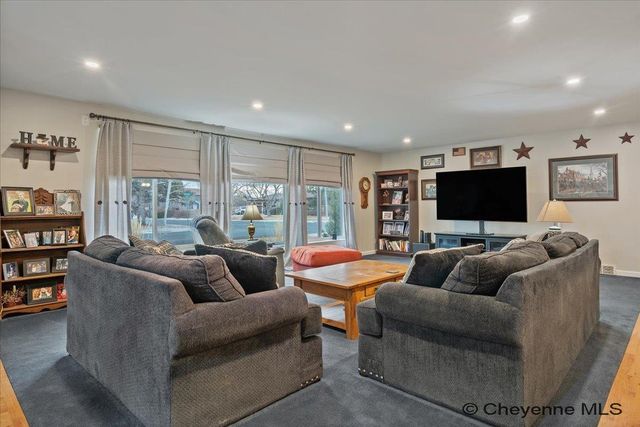 3695 DOVER RD, Cheyenne, WY 82001