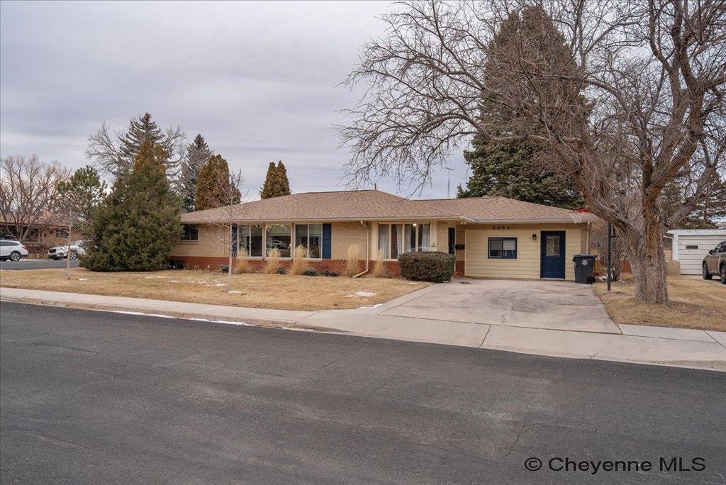 3695 DOVER RD, Cheyenne, WY 82001