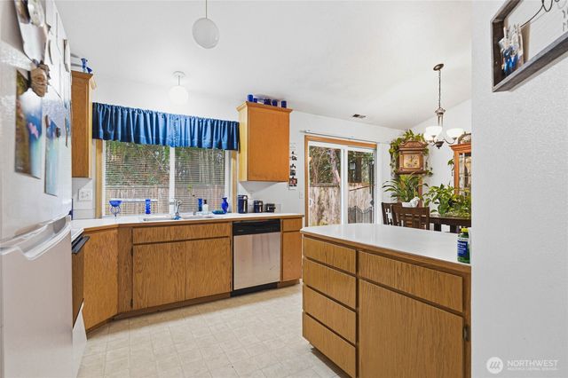 13325 105th Avenue Ct E, Puyallup, WA 98374