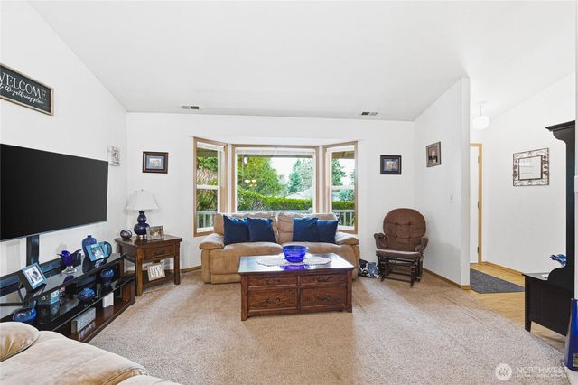 13325 105th Avenue Ct E, Puyallup, WA 98374