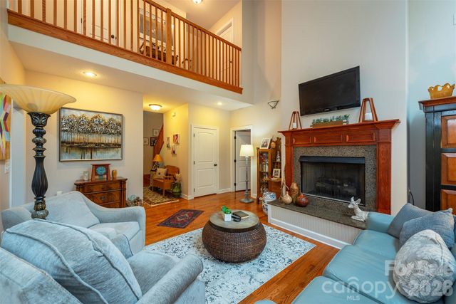 25 Deer Trail Way, Fairview, NC 28730