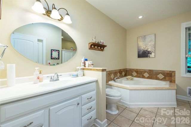 25 Deer Trail Way, Fairview, NC 28730