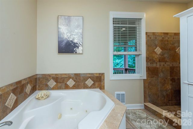 25 Deer Trail Way, Fairview, NC 28730