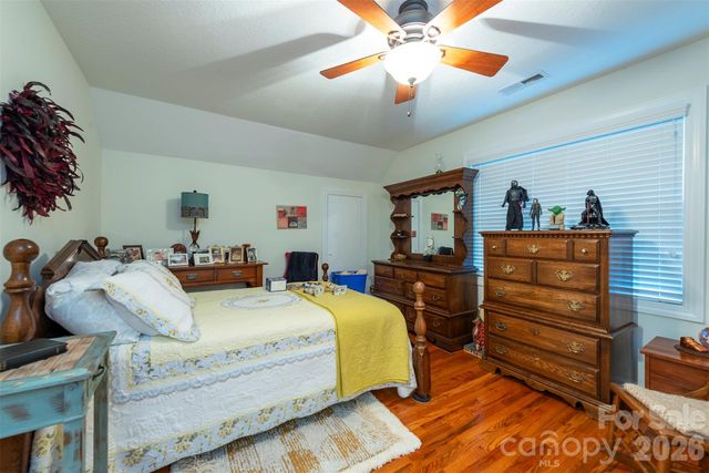 25 Deer Trail Way, Fairview, NC 28730