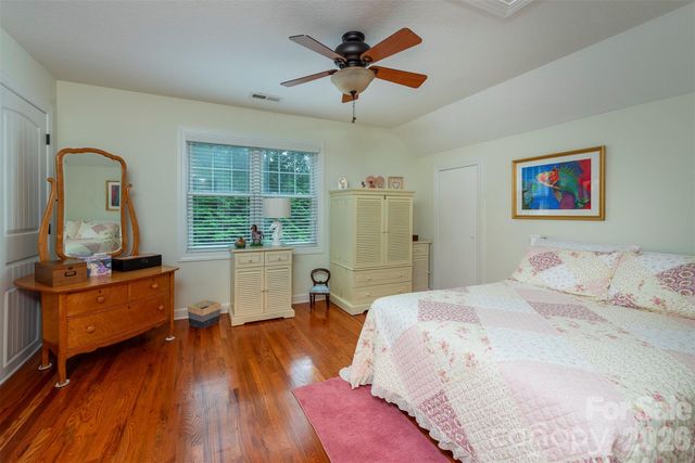 25 Deer Trail Way, Fairview, NC 28730