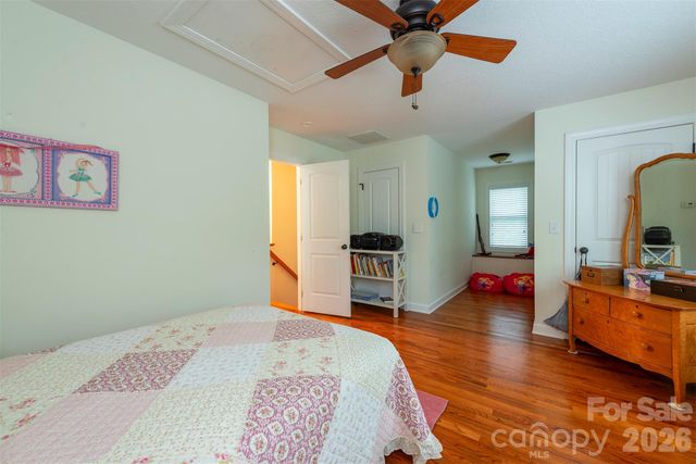 25 Deer Trail Way, Fairview, NC 28730