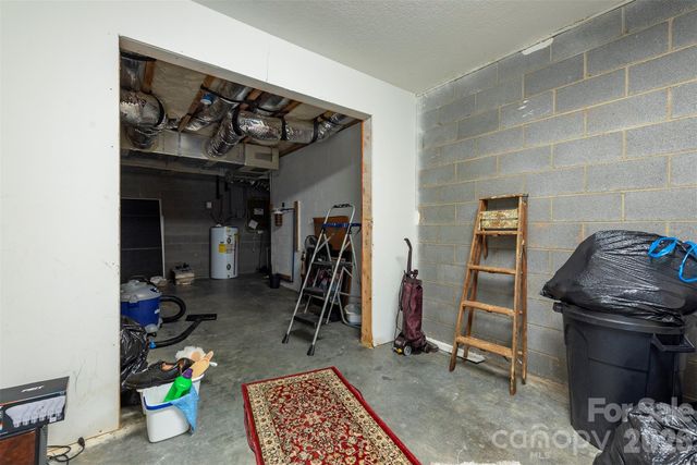 25 Deer Trail Way, Fairview, NC 28730