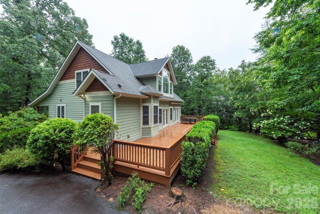 25 Deer Trail Way, Fairview, NC 28730