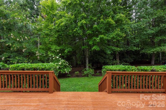 25 Deer Trail Way, Fairview, NC 28730