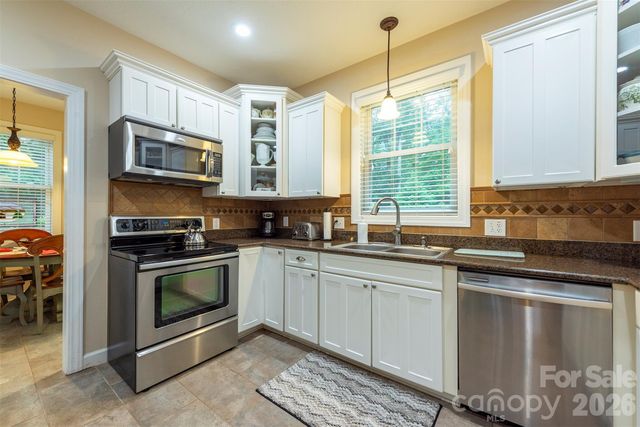 25 Deer Trail Way, Fairview, NC 28730