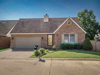 211 Rosemarie Court, Evansville, IN 47715