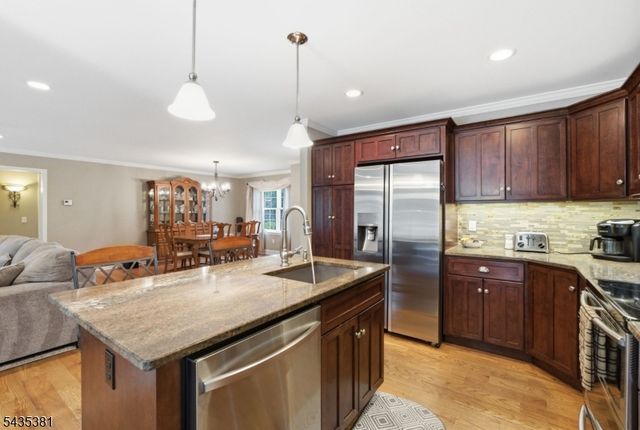 309 Turkey Top Rd, Lebanon Twp., NJ 07865