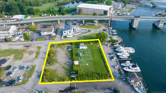 377 Mago Point Way 1, Waterford, CT 06385