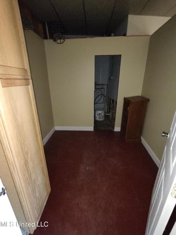 5013 Main Street, Moss Point, MS 39563