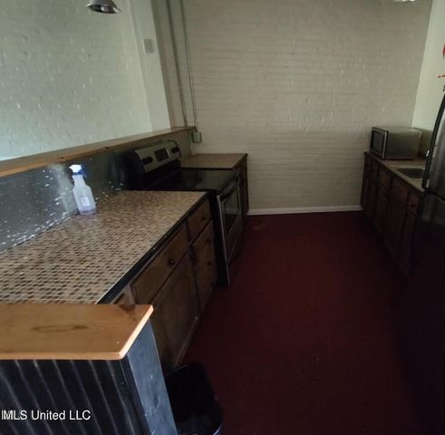 5013 Main Street, Moss Point, MS 39563