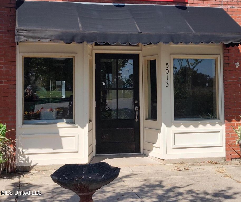 5013 Main Street, Moss Point, MS 39563