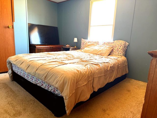 1419 Parkwood CT, Huddleston, VA 24104