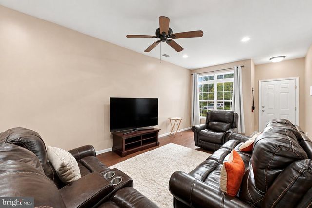 37 SHELLEY CIR, East Windsor, NJ 08520