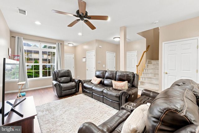 37 SHELLEY CIR, East Windsor, NJ 08520