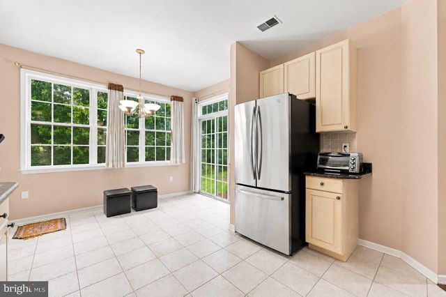 37 SHELLEY CIR, East Windsor, NJ 08520