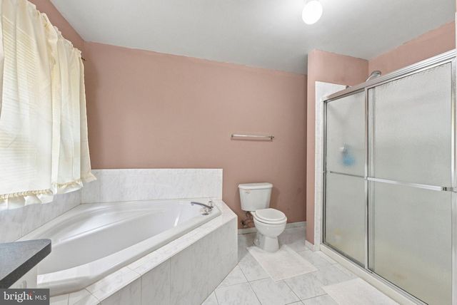 37 SHELLEY CIR, East Windsor, NJ 08520