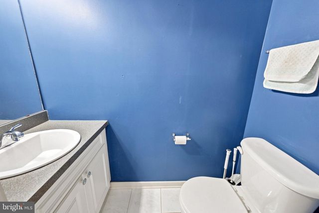 37 SHELLEY CIR, East Windsor, NJ 08520