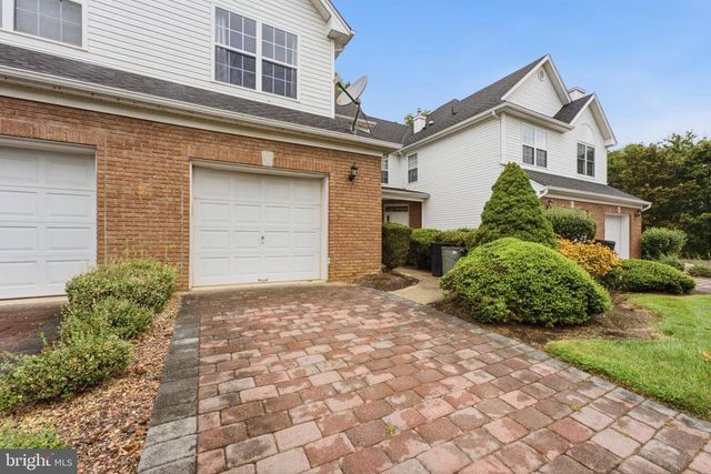 37 SHELLEY CIR, East Windsor, NJ 08520