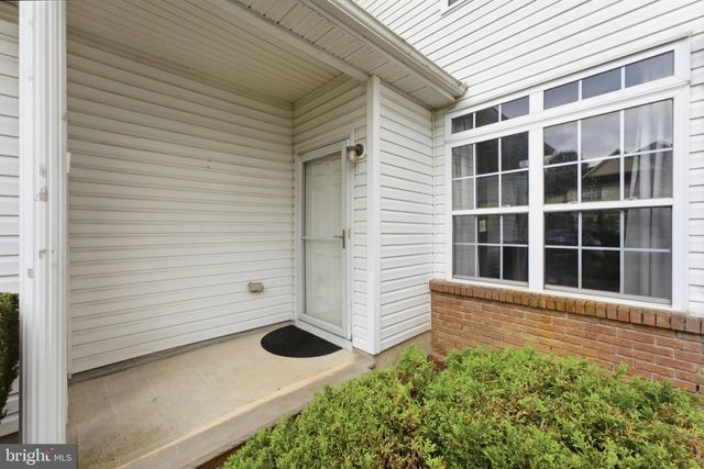 37 SHELLEY CIR, East Windsor, NJ 08520