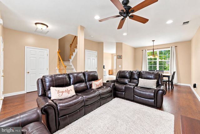37 SHELLEY CIR, East Windsor, NJ 08520