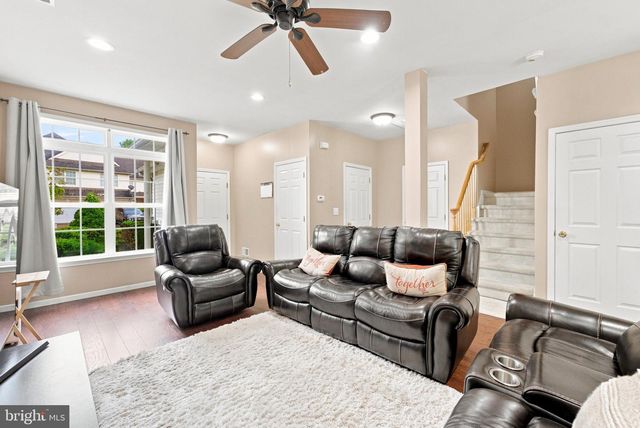 37 SHELLEY CIR, East Windsor, NJ 08520