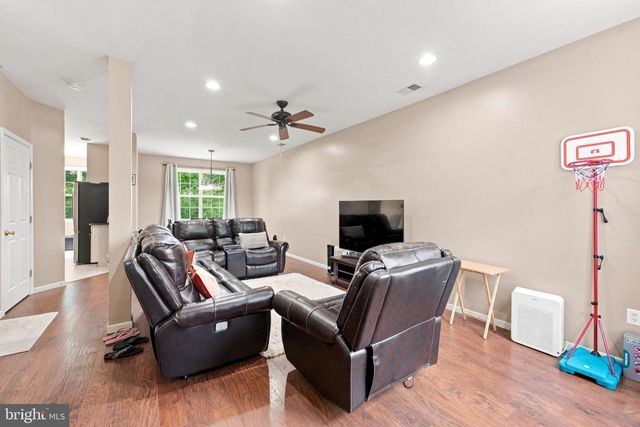37 SHELLEY CIR, East Windsor, NJ 08520