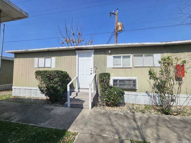 7327 Harlow Dr, San Antonio, TX 78218