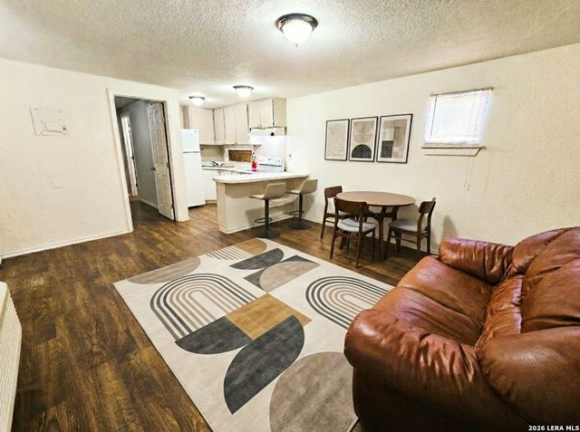 7327 Harlow Dr, San Antonio, TX 78218