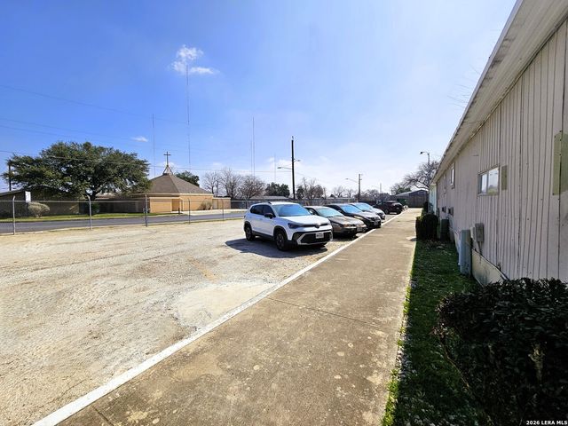 7327 Harlow Dr, San Antonio, TX 78218