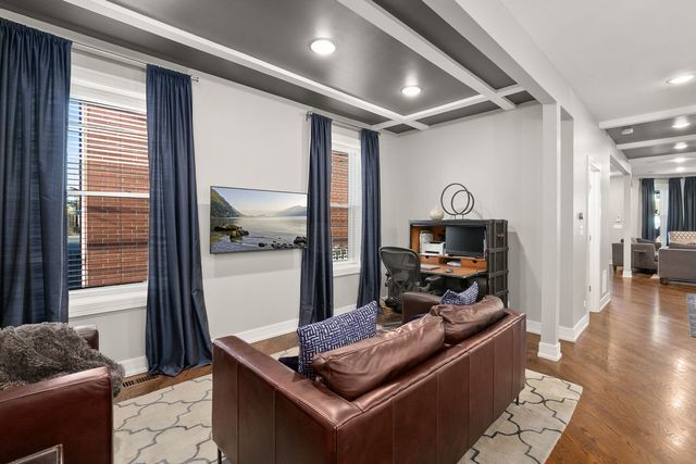 3940 N Christiana Avenue, Chicago, IL 60618