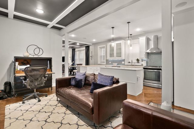 3940 N Christiana Avenue, Chicago, IL 60618