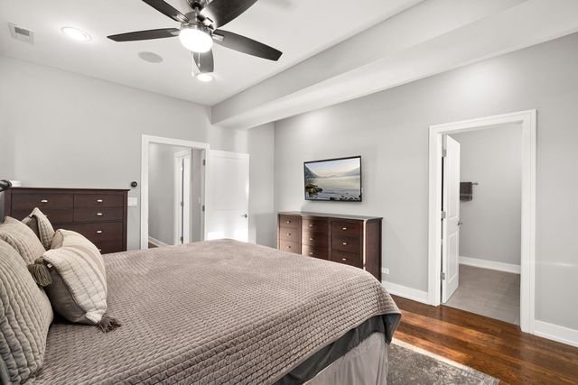 3940 N Christiana Avenue, Chicago, IL 60618