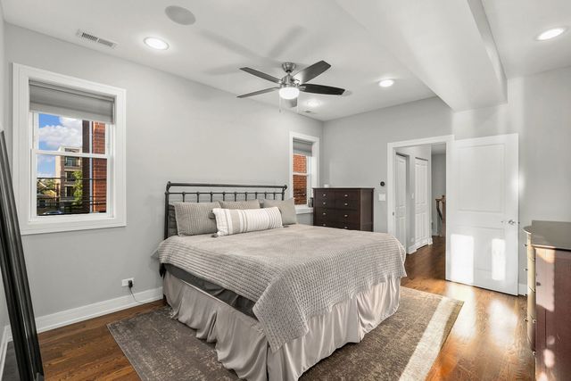 3940 N Christiana Avenue, Chicago, IL 60618