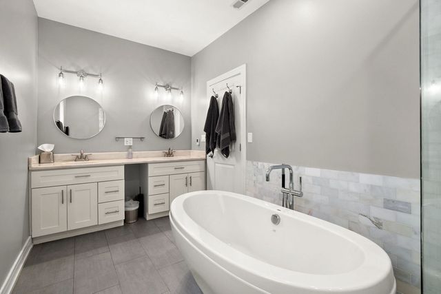 3940 N Christiana Avenue, Chicago, IL 60618