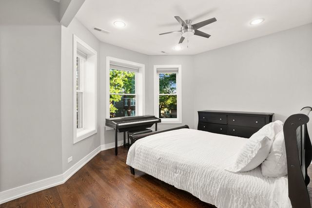 3940 N Christiana Avenue, Chicago, IL 60618