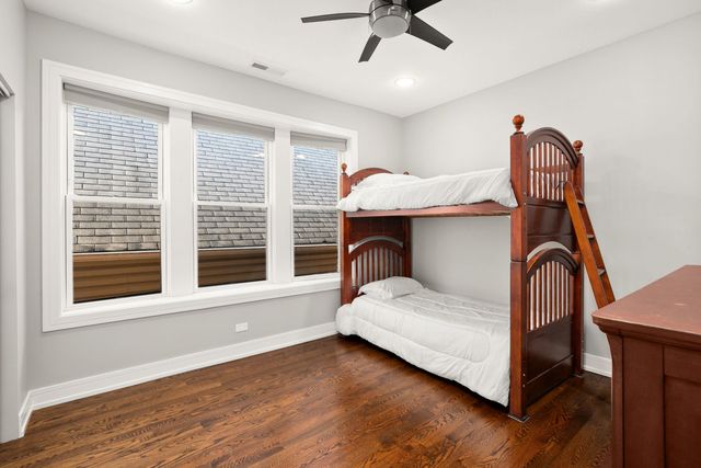 3940 N Christiana Avenue, Chicago, IL 60618