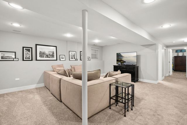 3940 N Christiana Avenue, Chicago, IL 60618