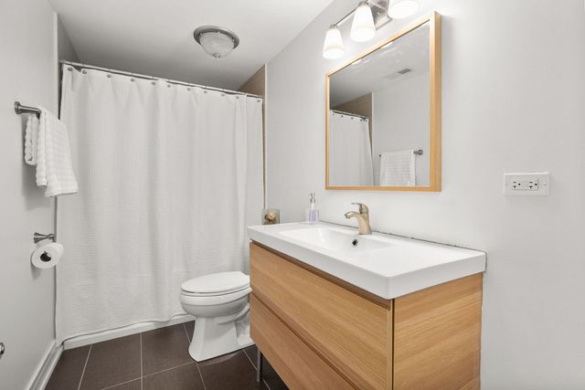 3940 N Christiana Avenue, Chicago, IL 60618