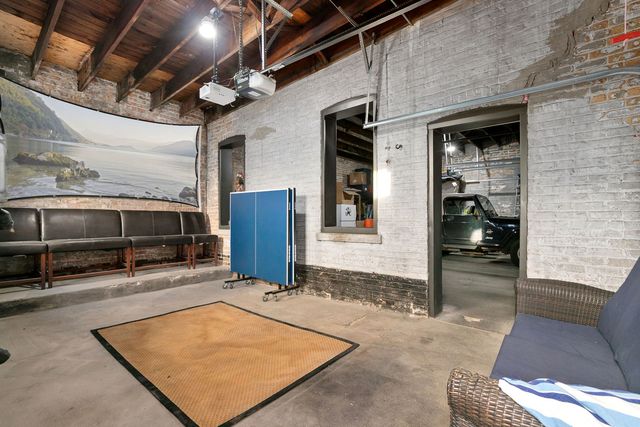 3940 N Christiana Avenue, Chicago, IL 60618