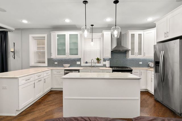 3940 N Christiana Avenue, Chicago, IL 60618