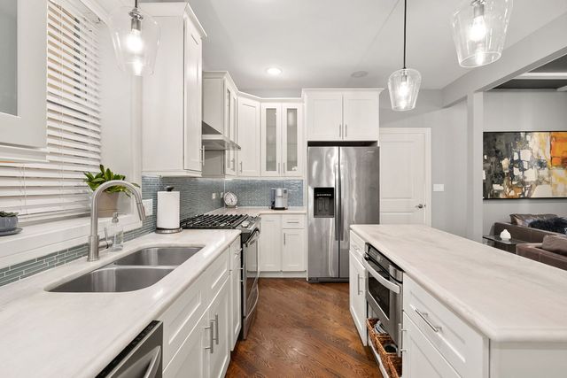 3940 N Christiana Avenue, Chicago, IL 60618