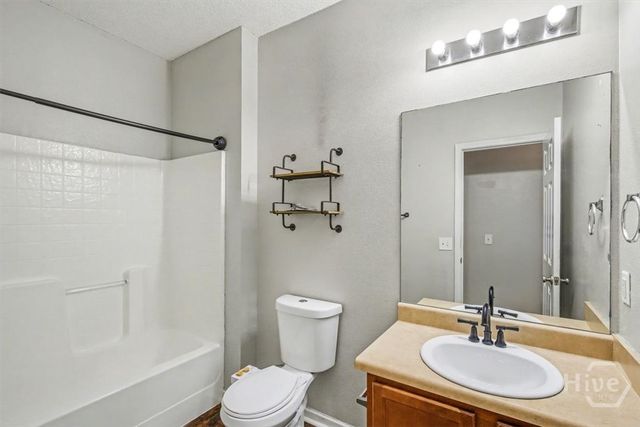 10 Valley Oak Drive, Richmond Hill, GA 31324