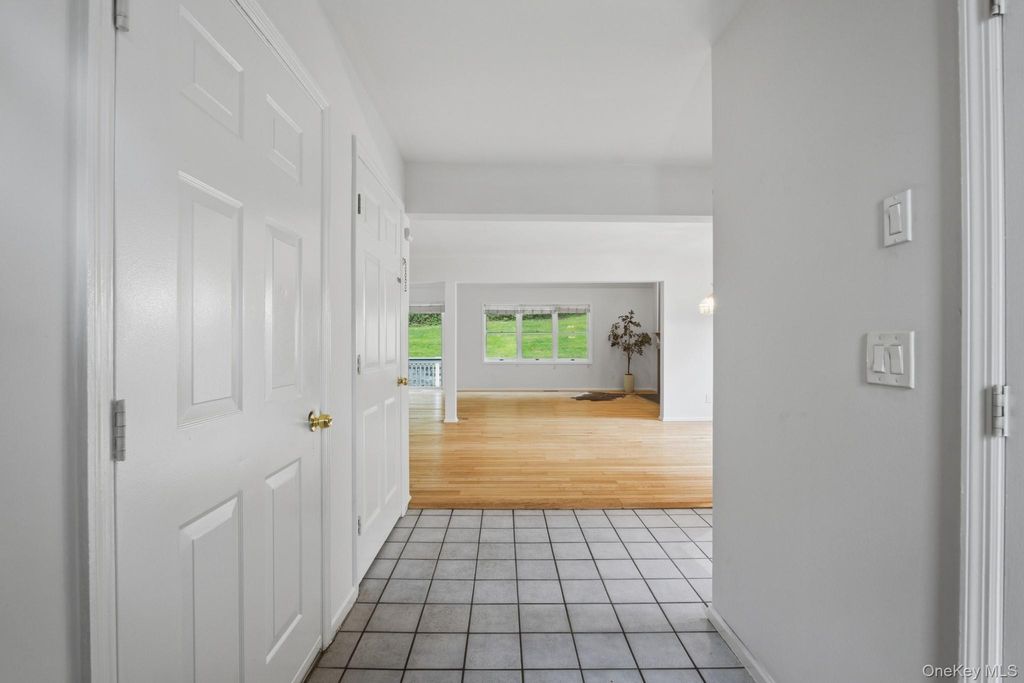 1452 Iroquois Street, Shrub Oak, NY 10588 — photo 3