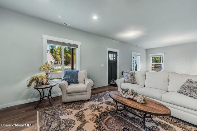 411 Louis ln, Sandpoint, ID 83864