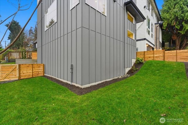 1255 NE 96th Street, Seattle, WA 98115